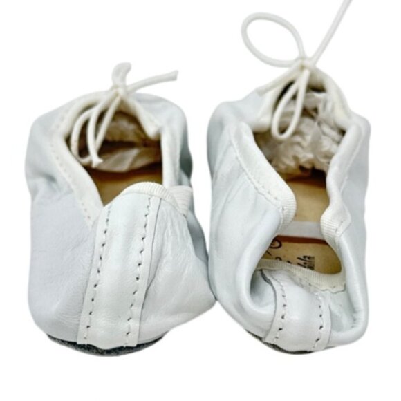 Capezio Leather Ballet Shoes For Kids Size 1 1/2M  With Elastic & Tie Closure - Picture 4 of 6